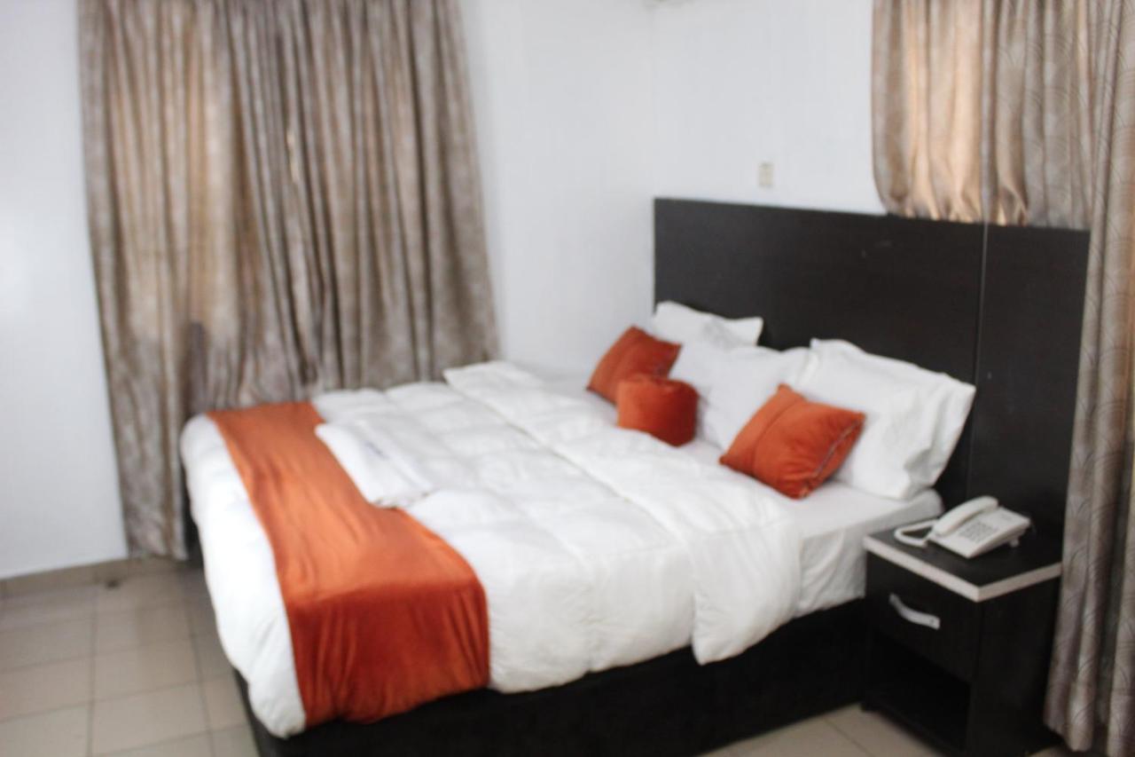 Blue Moon Hotels Victoria Island Lagos Esterno foto