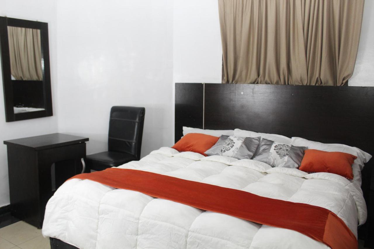 Blue Moon Hotels Victoria Island Lagos Esterno foto